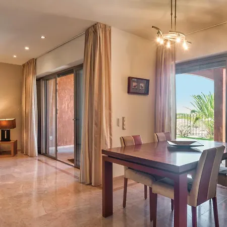 Alzaro 02 Deluxe Sea View 2b * أرونا