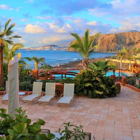 Alzaro 02 Deluxe Sea View 2b