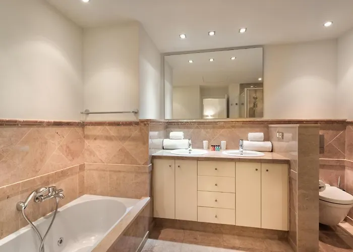 Alzaro 02 Deluxe Sea View 2b *