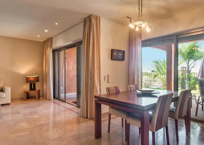 Alzaro 02 Deluxe Sea View 2b * أرونا