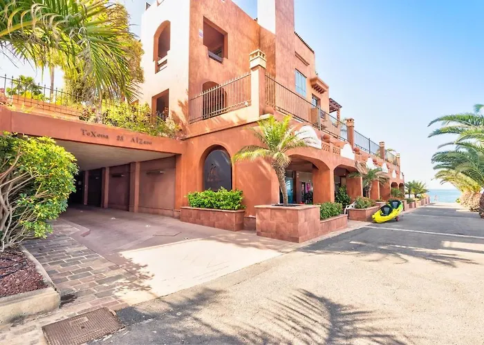 Alzaro 02 Deluxe Sea View 2b بيت للعطل *