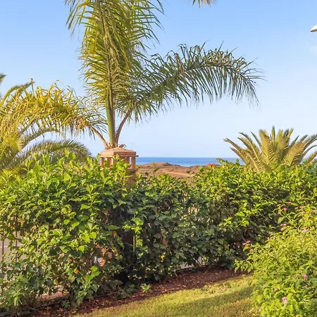 Alzaro 02 Deluxe Sea View 2b 펜션